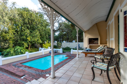 evergreen lodge tuin patio.png