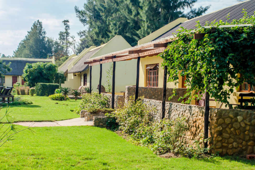 rosedale organic farm huisjes buitenkant.png