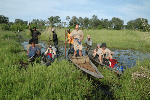 Klik op de afbeelding voor een vergroting okavango delta mokoro 011.png