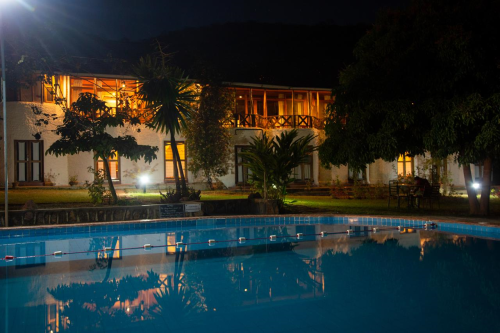 utengule coffee lodge zwembad.png