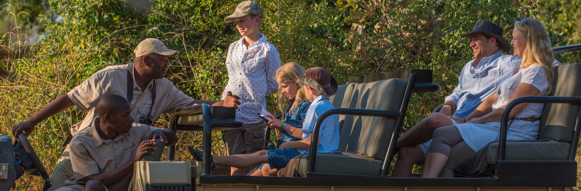 op safari met gezin en kinderen