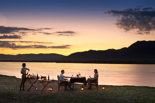 nyamatusi camp dineren zambezi rivier.png