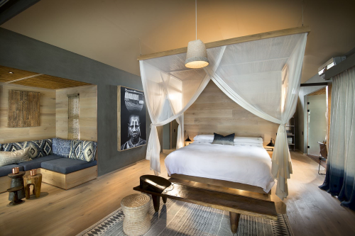 thorntree river lodge tent van binnen met 2 persoonsbed.png