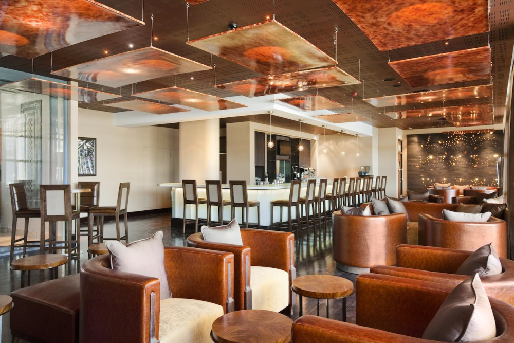 hilton windhoek binnenbar.png