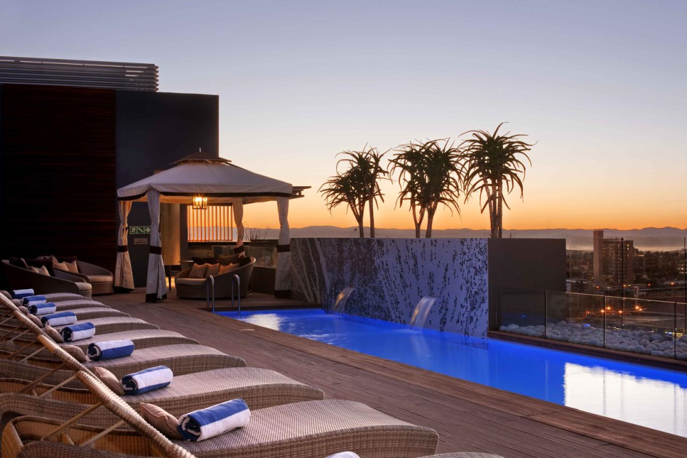 hilton windhoek zwembad 001.png