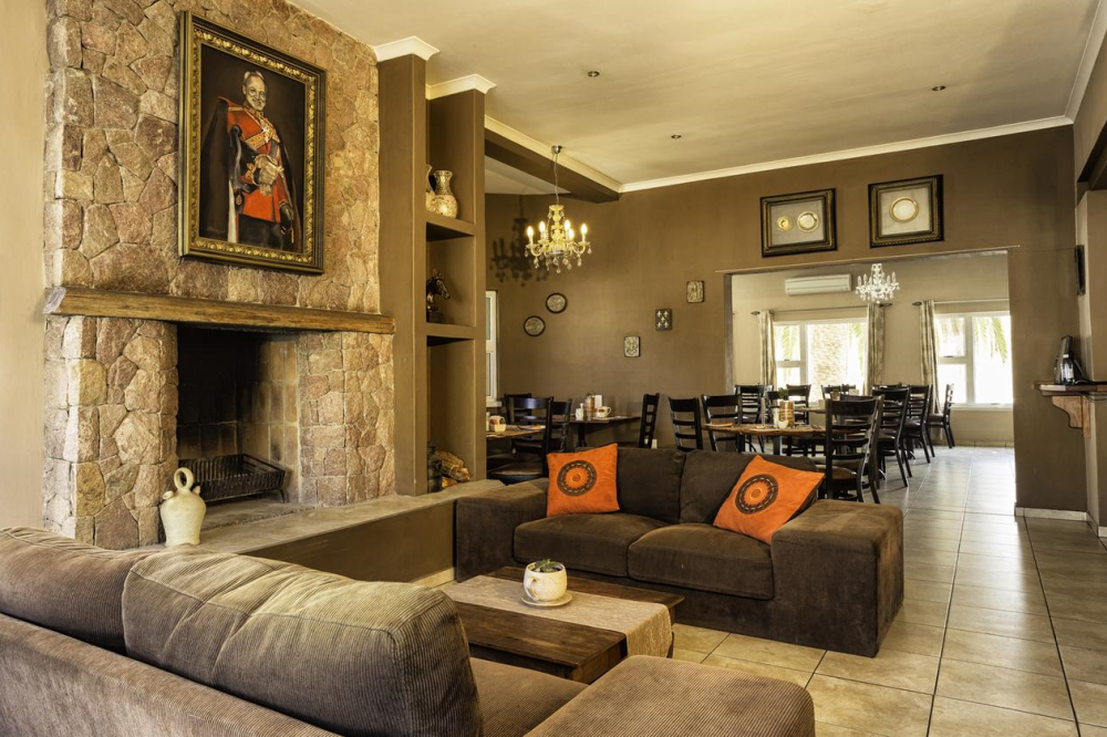 zum kaiser hotel lounge.png