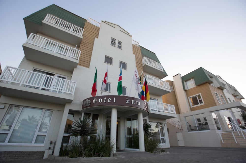 zum kaiser hotel voorkant.png