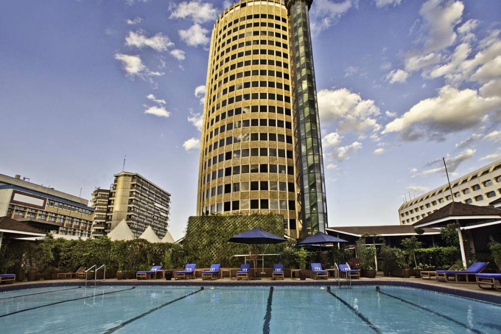 hilton nairobi voorkant zwembad.png