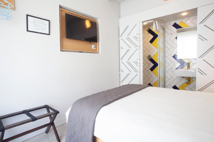 mojo hotel buiten kamer.jpg