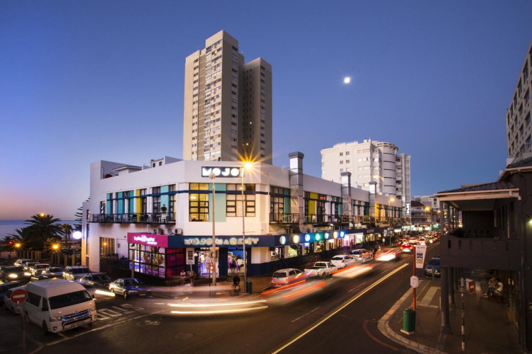mojo hotel voorkant.jpg