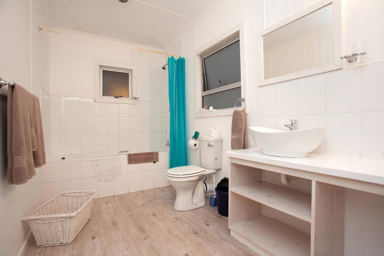 ocean view hotel badkamer.jpg