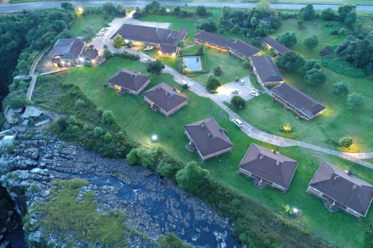 mogodi lodge luchtfoto.jpg