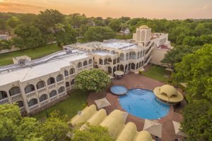 victoria falls rainbow hotel van boven.jpg