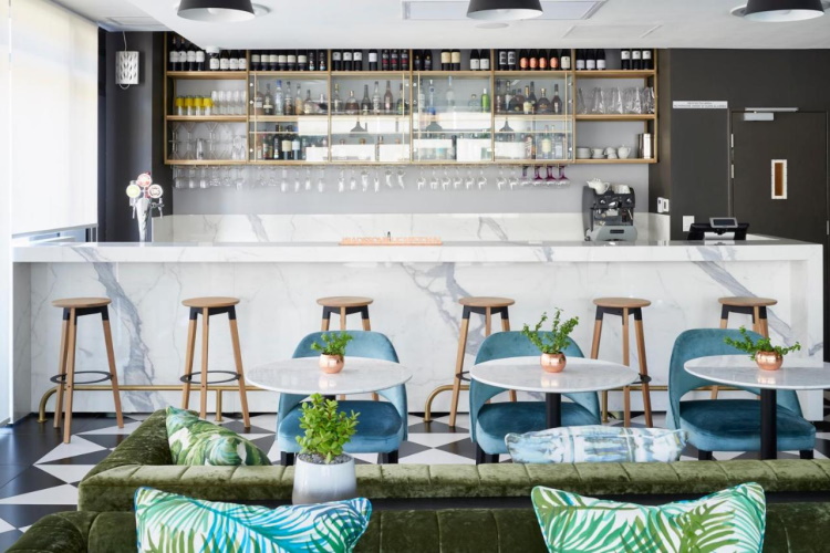 radisson blu hotel residence cape town bar.jpg