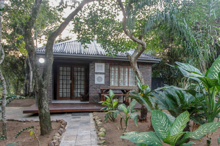 ezulwini game lodge chalets.jpg