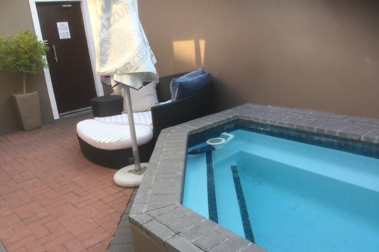 cape nelson guest house mini zwembad.jpg