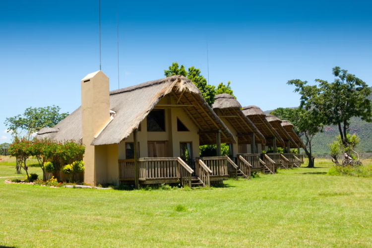hanglip mountain lodge kamer buiten 002.jpg