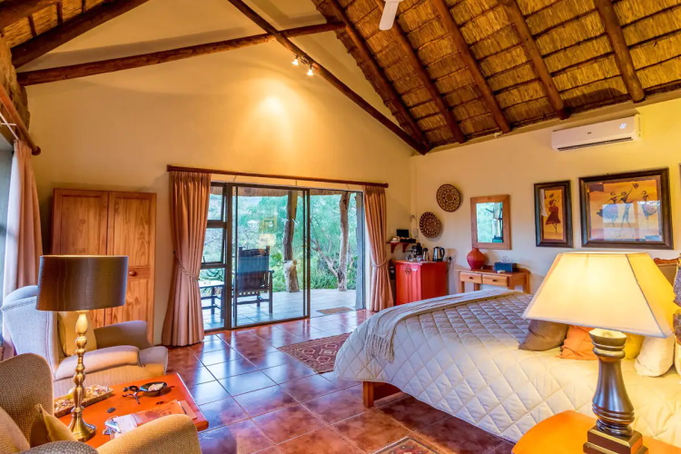 iketla lodge kamer 001.jpg