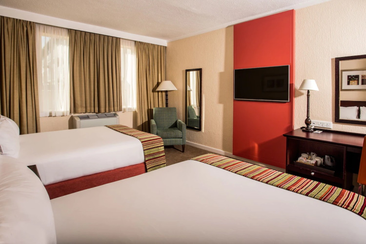 garden court o.r. tambo international airport kamer.jpg