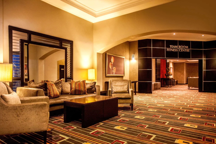 garden court o.r. tambo international airport lounge.jpg