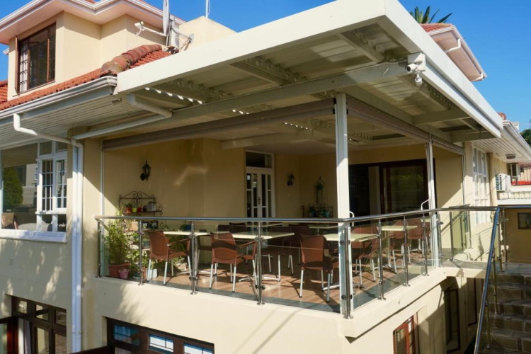 sundown manor guesthouse terras.jpg