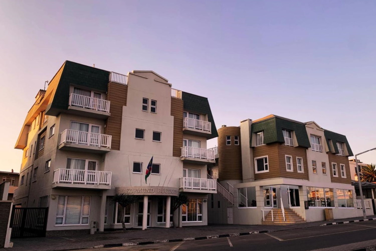 artemis hotel swakopmund voorkant.jpg