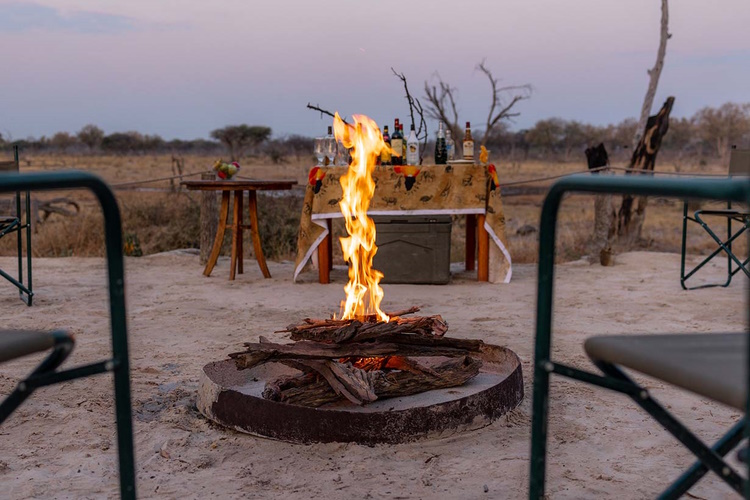 mogogelo camp kampvuur.jpg