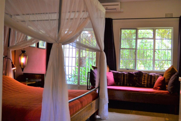 africa house kamer.jpg