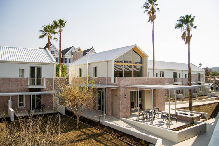 the windhoek luxury suites  buitenkant.jpg