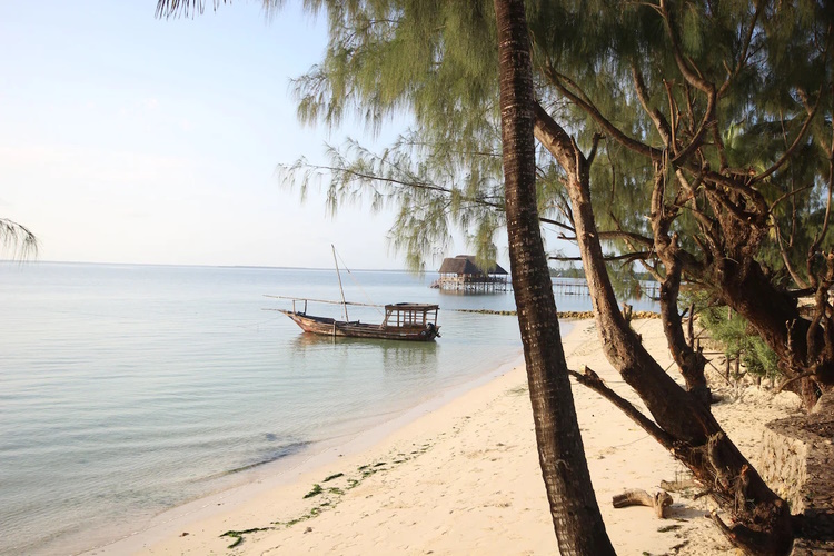 zanzibar bay resort & spa strand.jpg