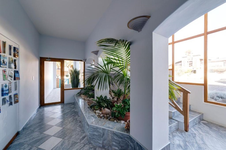 royal sea star guesthouse ruimte.jpg