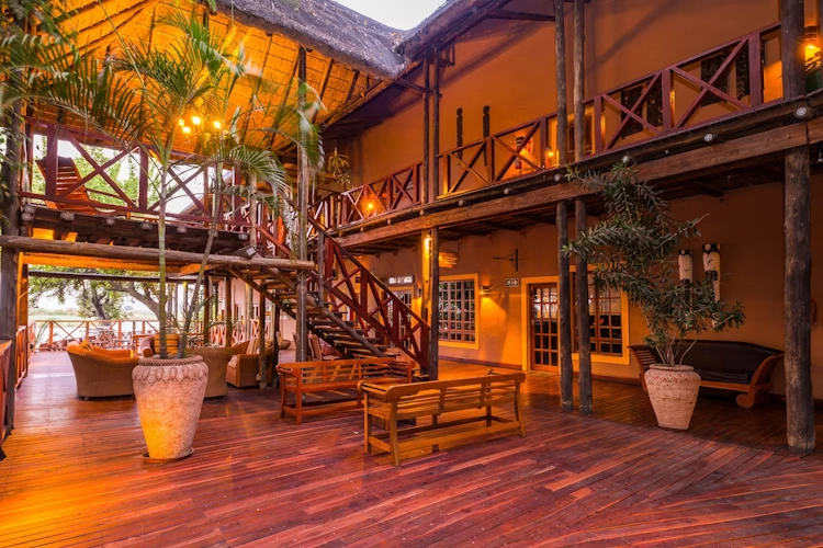 chobe marina lodge kamers buitenkant 2.webp