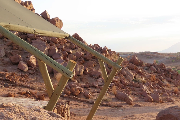 ondjamba hills uitzicht vanaf tent.webp