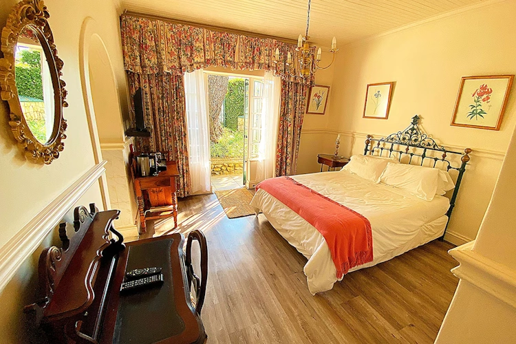 sherwood's country house kamer.webp
