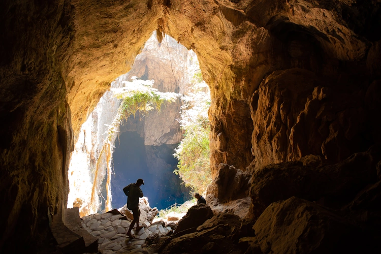 oude wegen door zimbabwe en zambia sunway zimbabwe chinhoyi caves 20006.webp