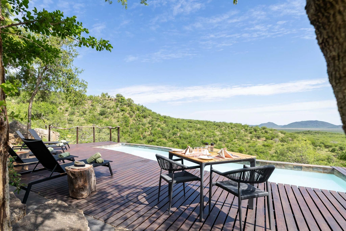 Buffalo Ridge Safari Lodge zwembad 001.webp