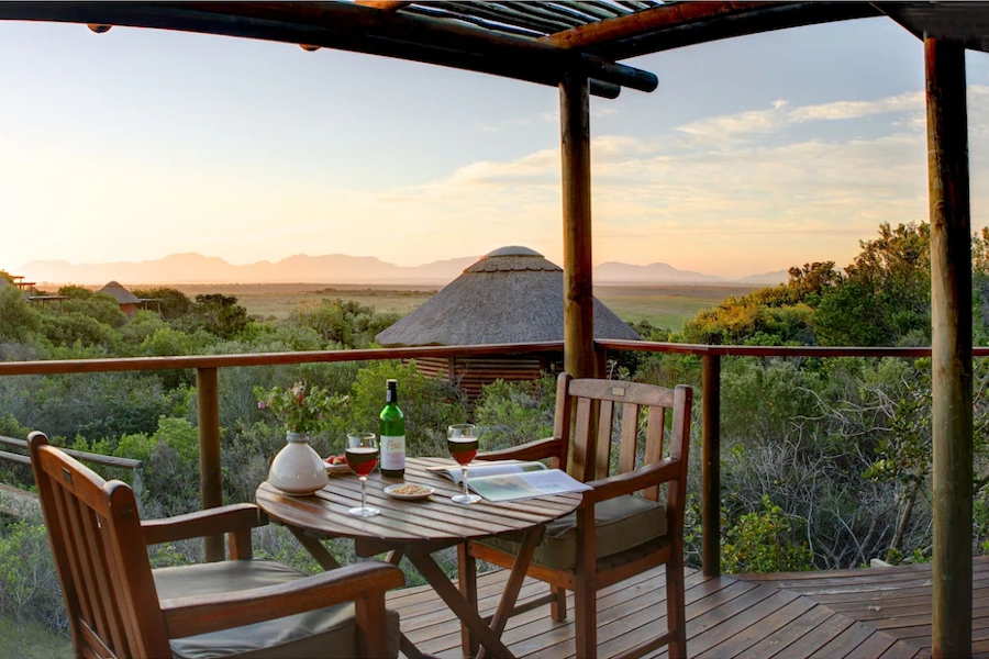 Garden Route Game Lodge balkon met uitzicht 002.webp