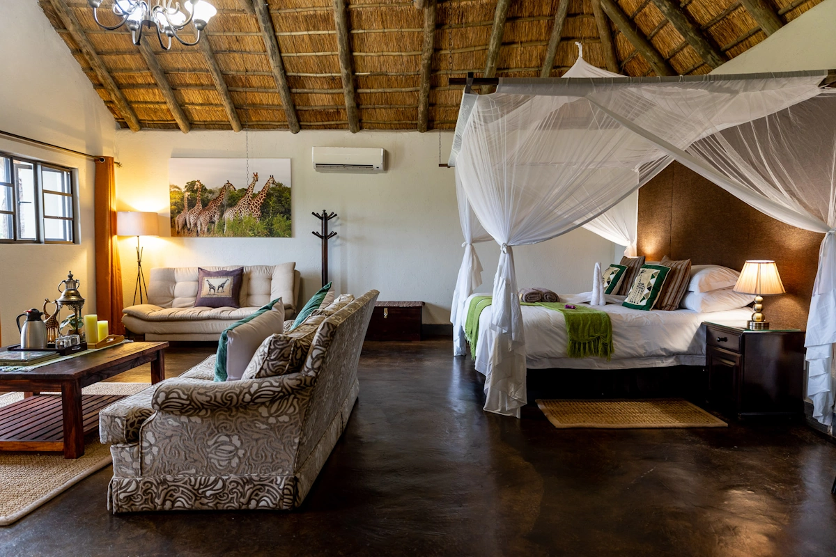 Umkumbe Safari Lodge Riverside superior kamer 001.webp