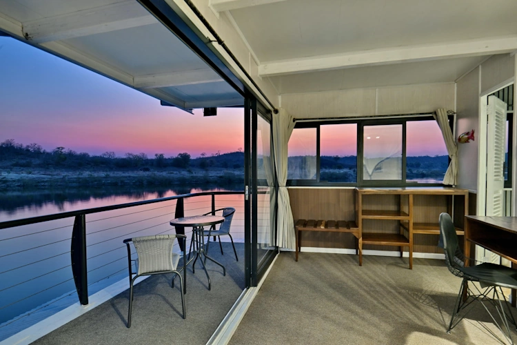 1760357813136zambezi-trader-c-deck-cabin-24--3-.webp