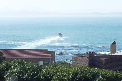 White Shark Guest House uitzicht zee