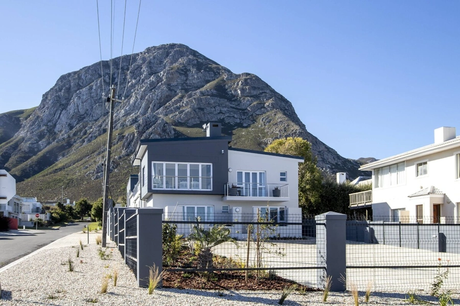 Whale Coast Ocean Villa buitenkant.webp