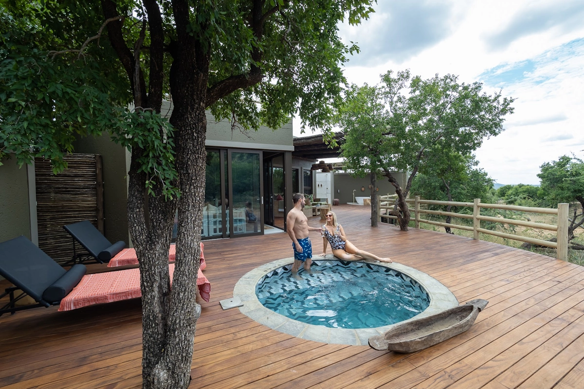 Lush Private Lodge Deluxe Suite 018.webp