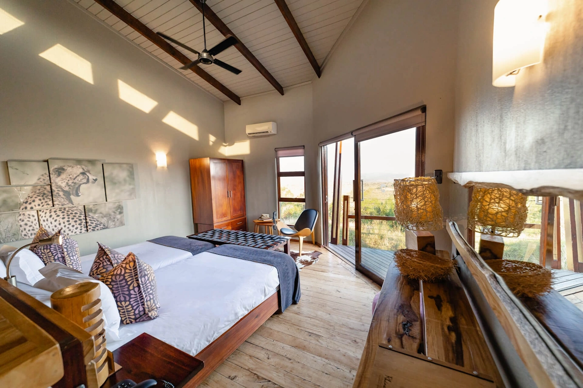 Rhino Ridge Safari Lodge Safari room 001.webp
