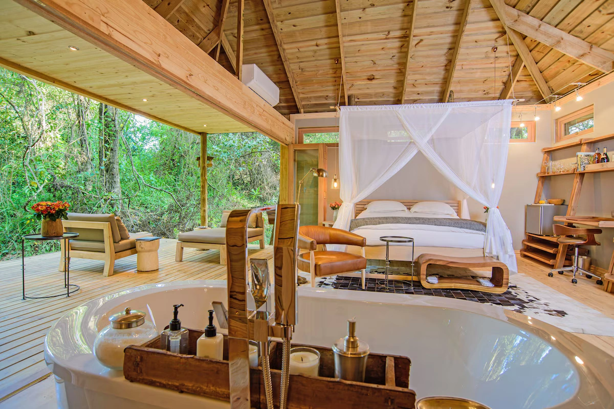 Summerfields Rose Retreat and Spa Forest Suite 001.webp