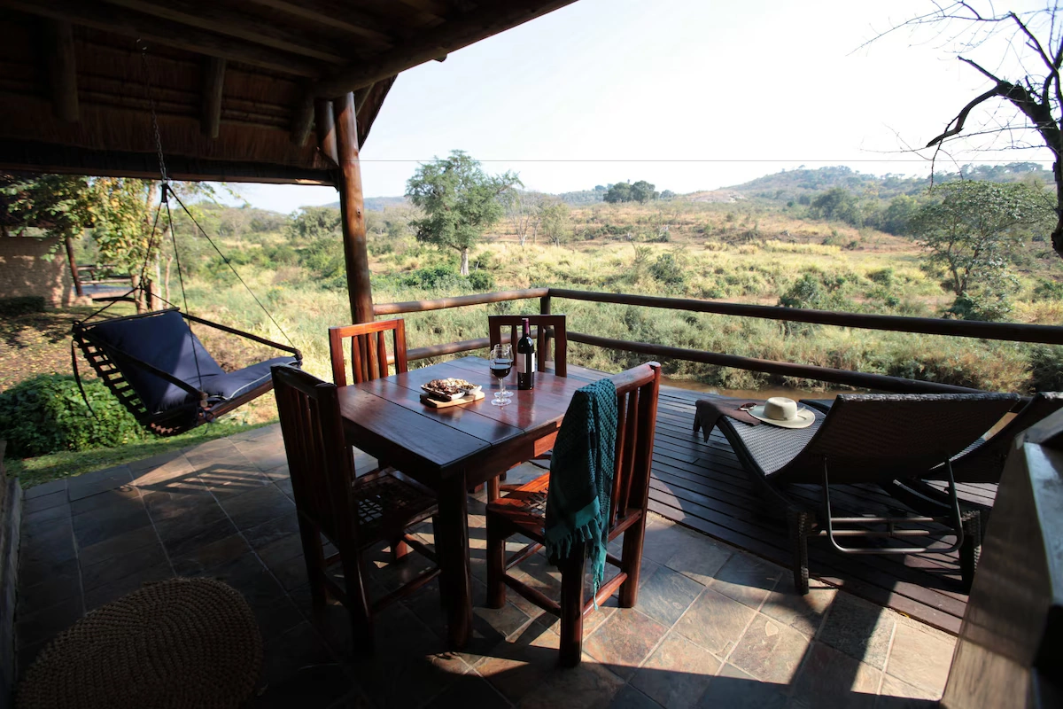 Hippo Hollow Country Estate chalet met uitzicht op rivier 0023.webp