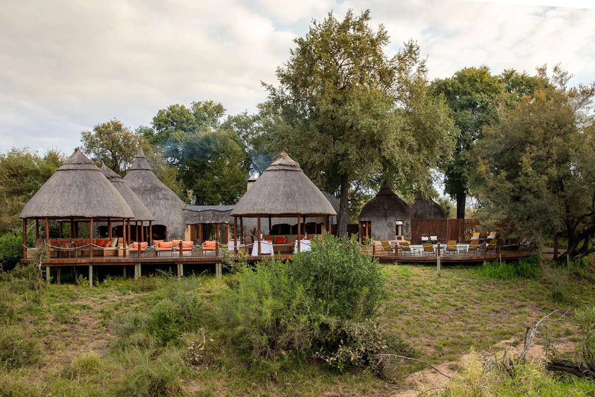 Hoyo Hoyo Safari Lodge 001.webp