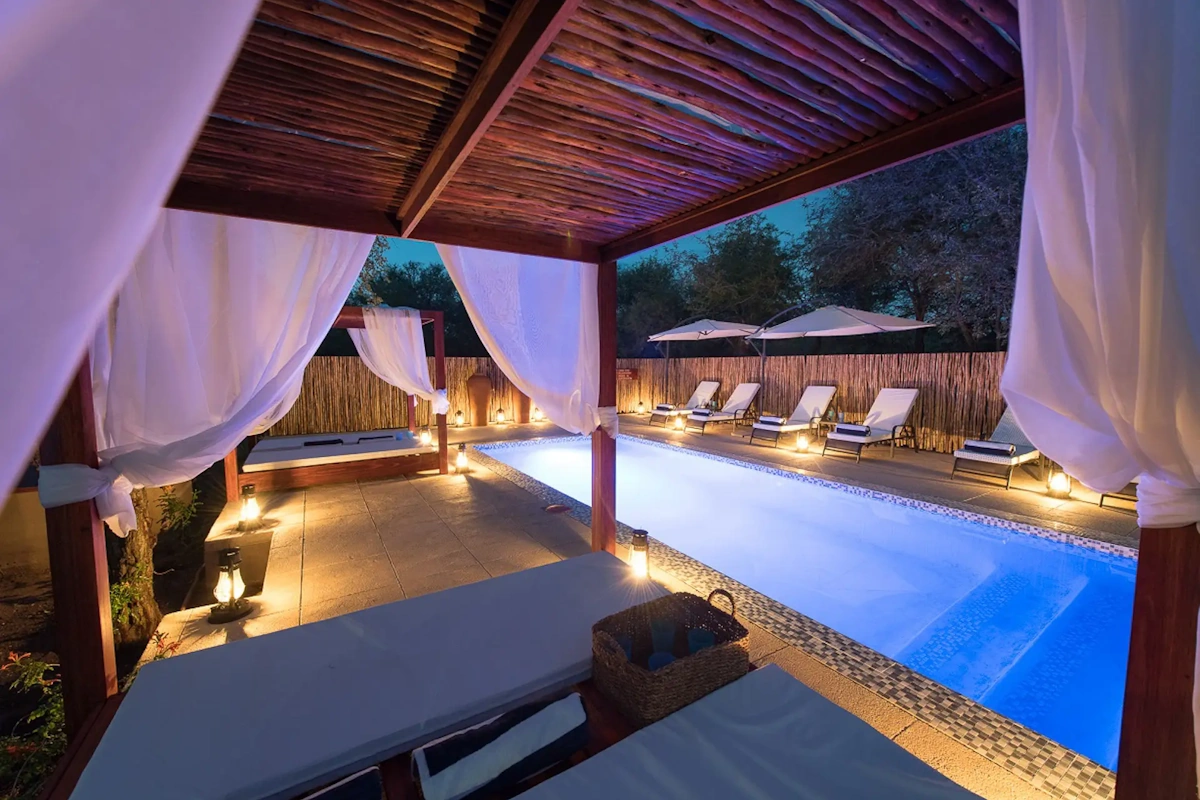 Bushbaby River Lodge zwembad 002.webp