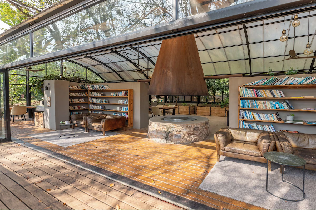 Summerfields Rose Retreat and Spa lounge 001.webp