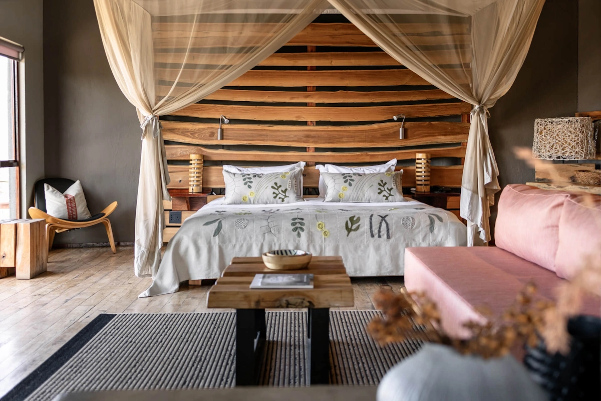Rhino Ridge Safari Lodge kamer 001.webp