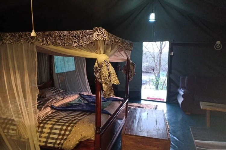Mara Duma Bush Camp tent binnen.webp